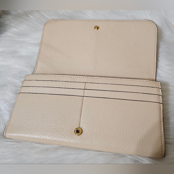 ❌SOLD❌ 🩷Chloe Alphabet Wallet🩷 - Picture 8 of 14